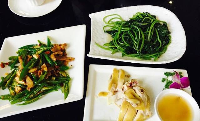 東榕囍家港派粤菜海鲜(亚龙湾东榕美食广场店)