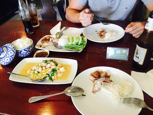 One Chun Cafe & Restaurant