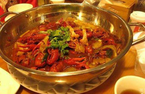 隔壁老王·家常云南菜(皇冠店)