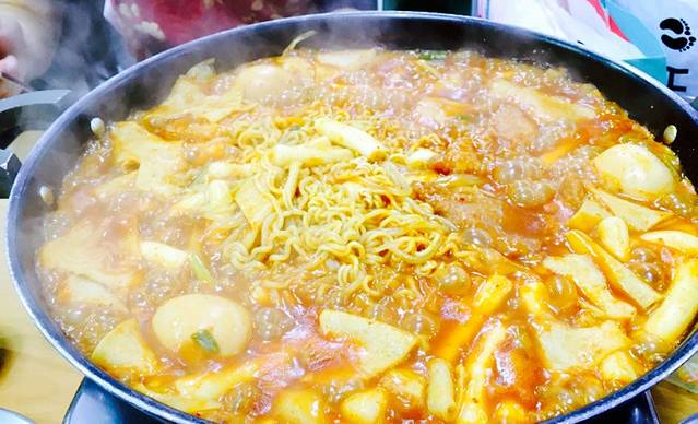 马福林奶奶炒年糕店