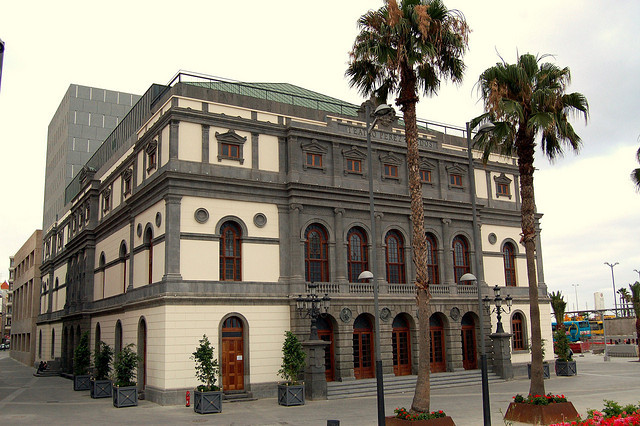 佩雷斯•加尔多斯剧院