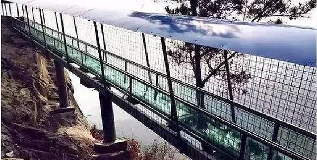 水峪口神潭大峡谷高空玻璃滑漂