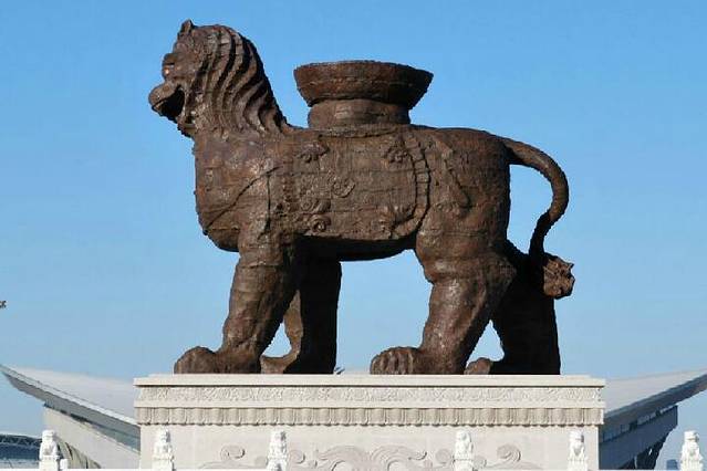沧州铁狮与旧城遗址公园