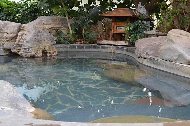 热水寨温泉漂流度假山庄