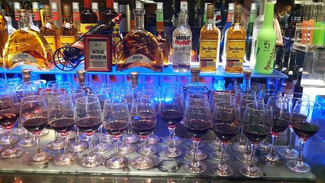 四海一家自助餐(益田假日广场店)