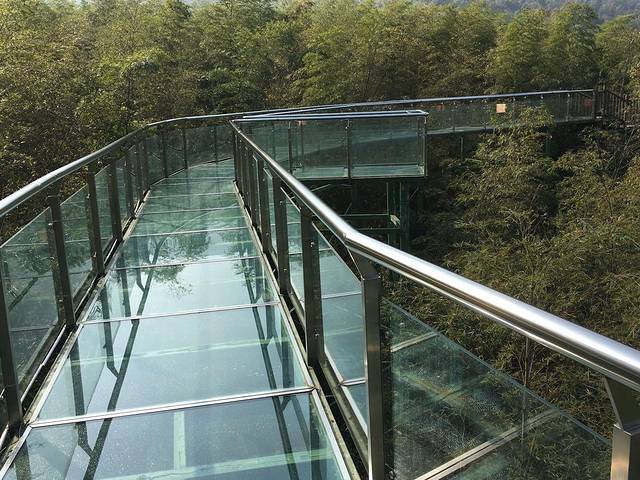 凤凰山玻璃栈道
