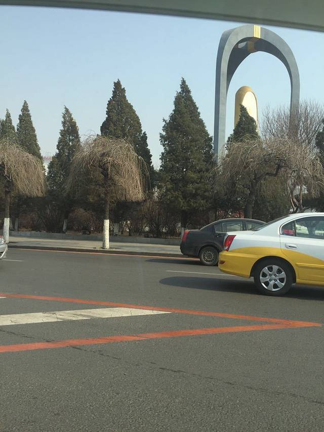 东北解放纪念碑