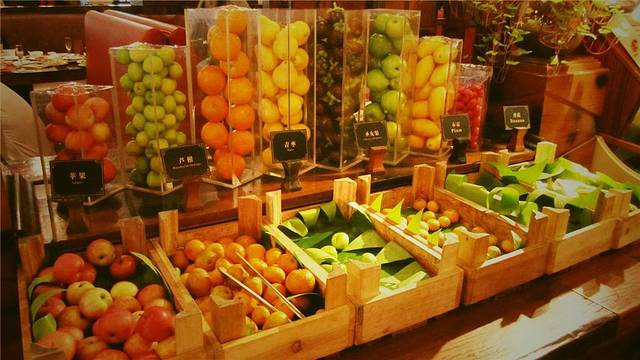 四海一家自助餐(益田假日广场店)