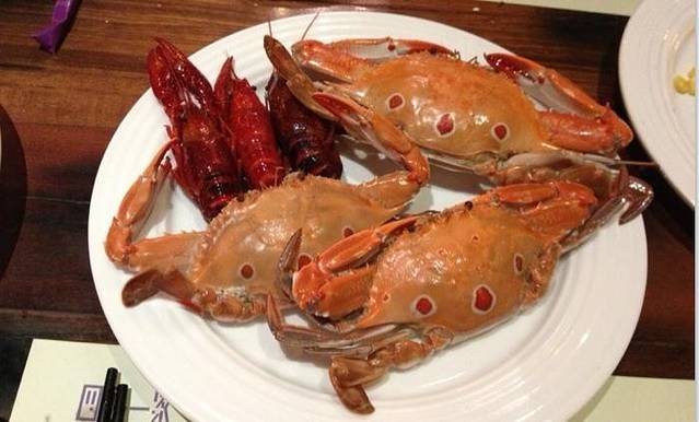 四海一家自助餐(益田假日广场店)