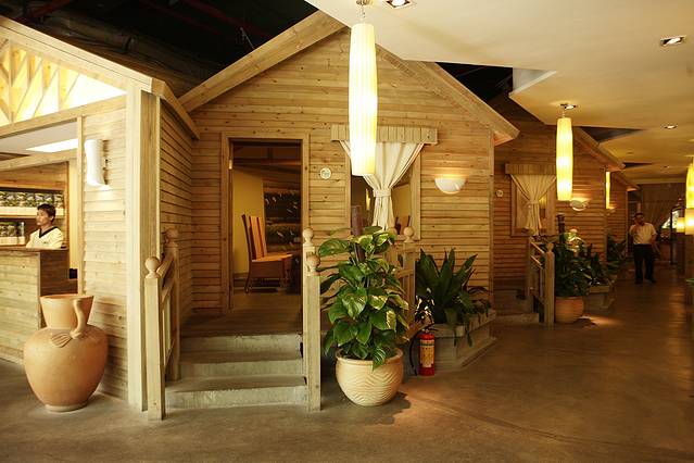 润园四季椰子鸡火锅(华侨城创意园店)