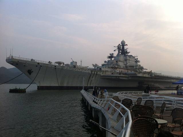 明思克航母世界