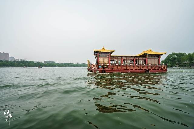 湖心亭 湖心亭暂无评分 我要点评 济南市历下区大明湖路271号大明湖