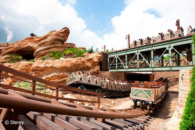 灰熊山极速矿车