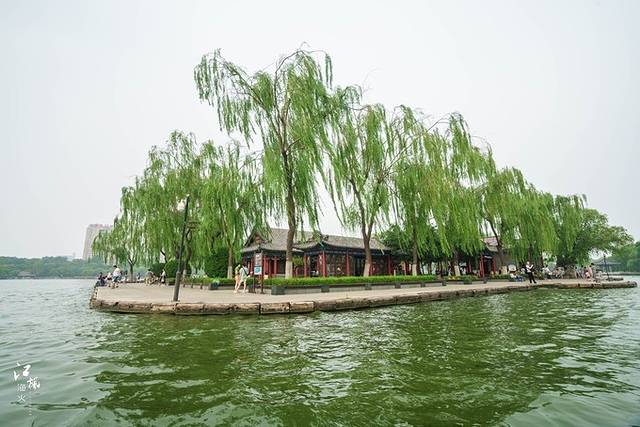 湖心亭 湖心亭暂无评分 我要点评 济南市历下区大明湖路271号大明湖
