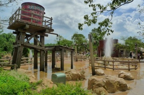 灰熊山极速矿车