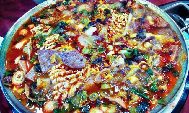 挪夫家部队锅(明洞店)