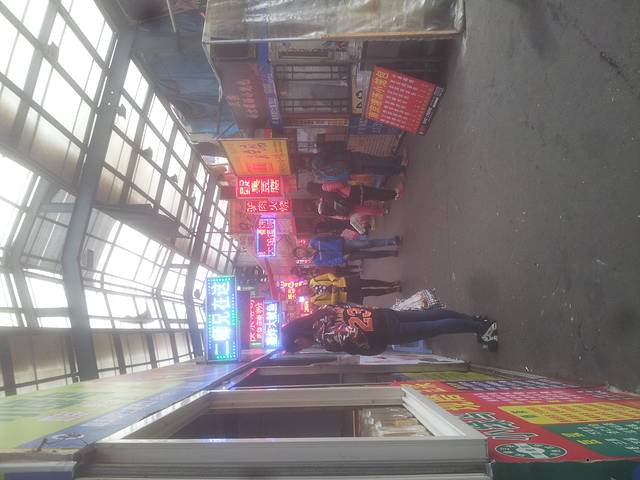 烟大小吃一条街