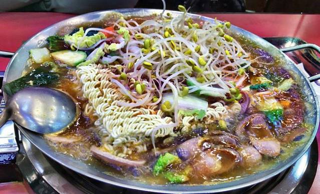 挪夫家部队锅(明洞店)