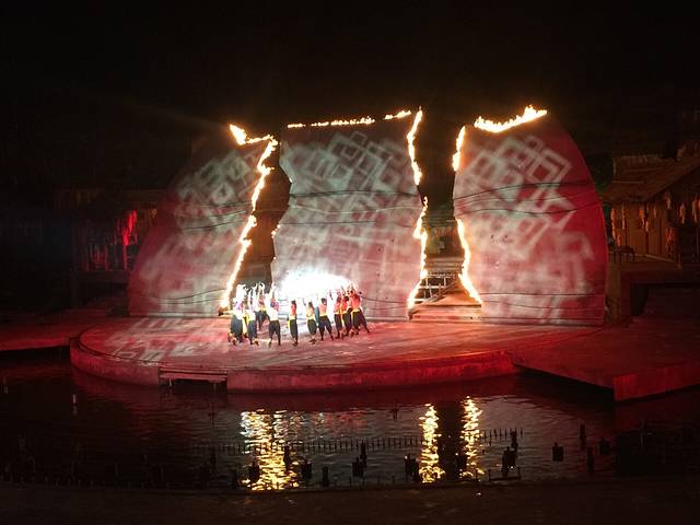 阿惹妞民俗村寨