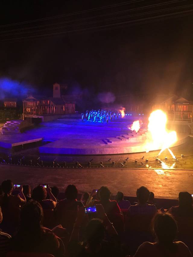 阿惹妞民俗村寨