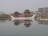 龙翔碧波