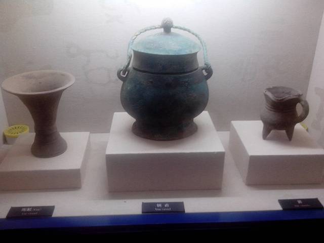 殷墟宫殿宗庙遗址-甲骨窖穴