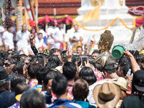 songkran festival silom