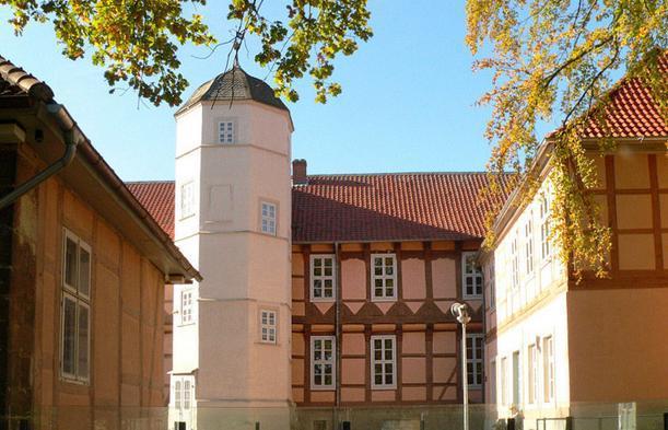 霍夫曼-冯-法勒斯雷本博物馆