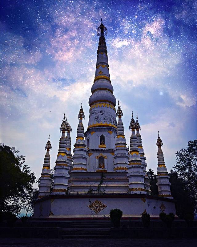 景戈公园-景戈白塔