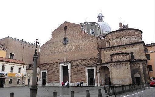 帕多瓦主场迎战切塞纳 意乙焦点战一触即发 双方为保级形势展开激烈争夺