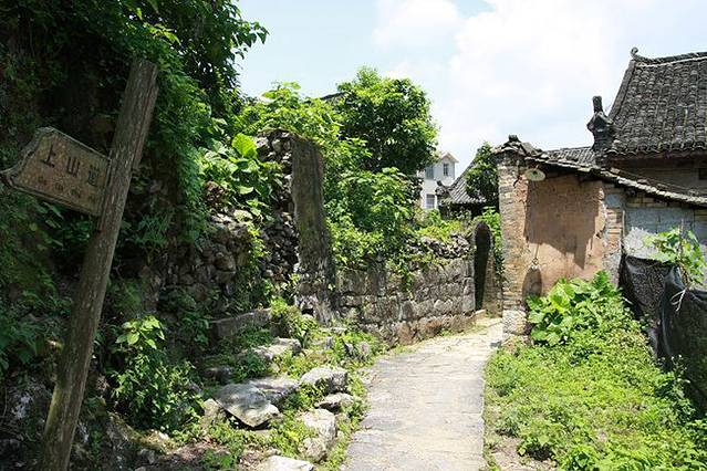 银子岩风景区-银龙古寨