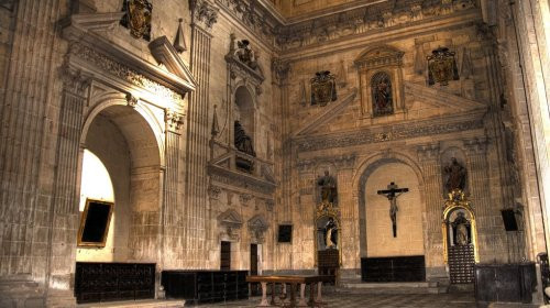 圣埃斯特万修道院