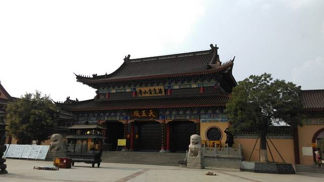 海岛金山寺景区