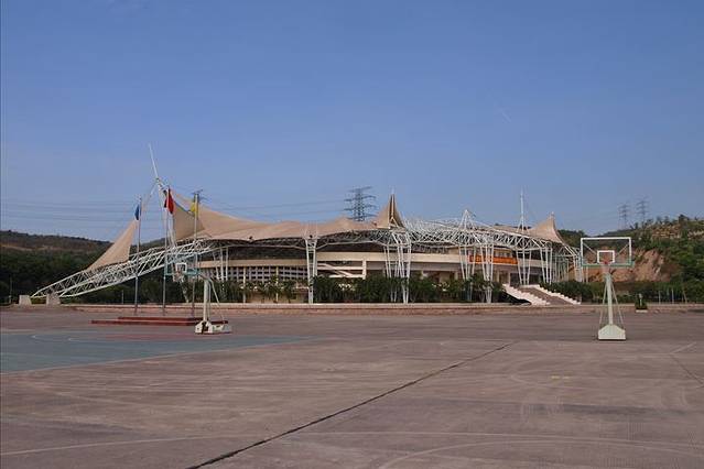 深圳市龙岗区体育中心