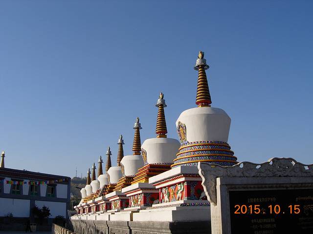 塔尔寺广场-八宝如意塔