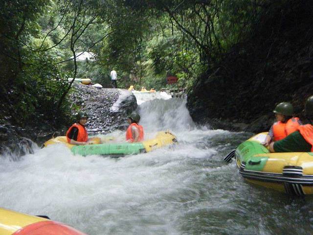 环山谷漂流