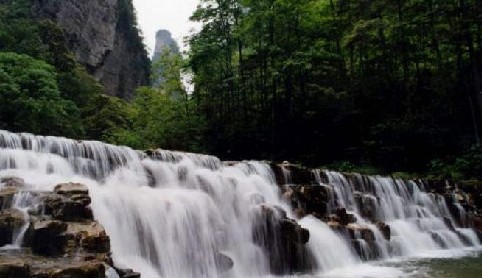 浙东悬空大瀑布