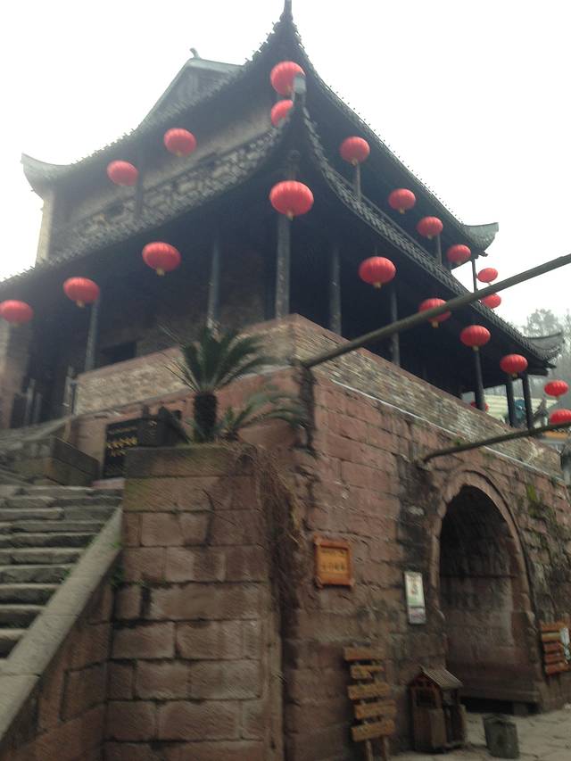 凤凰古城西门城楼