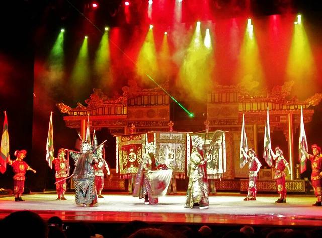 《芙蓉国粹》变脸秀