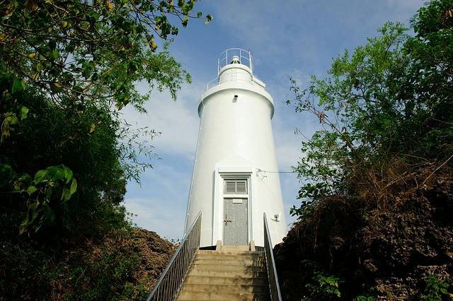 白灯塔