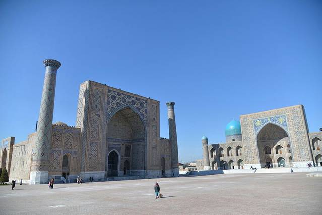 比比·哈内姆清真寺