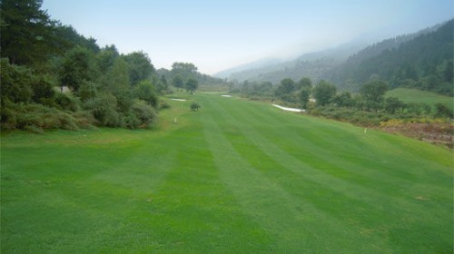 汤泉高尔夫球场