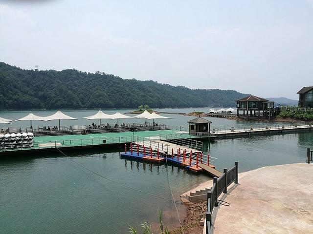 千岛湖巨网捕鱼