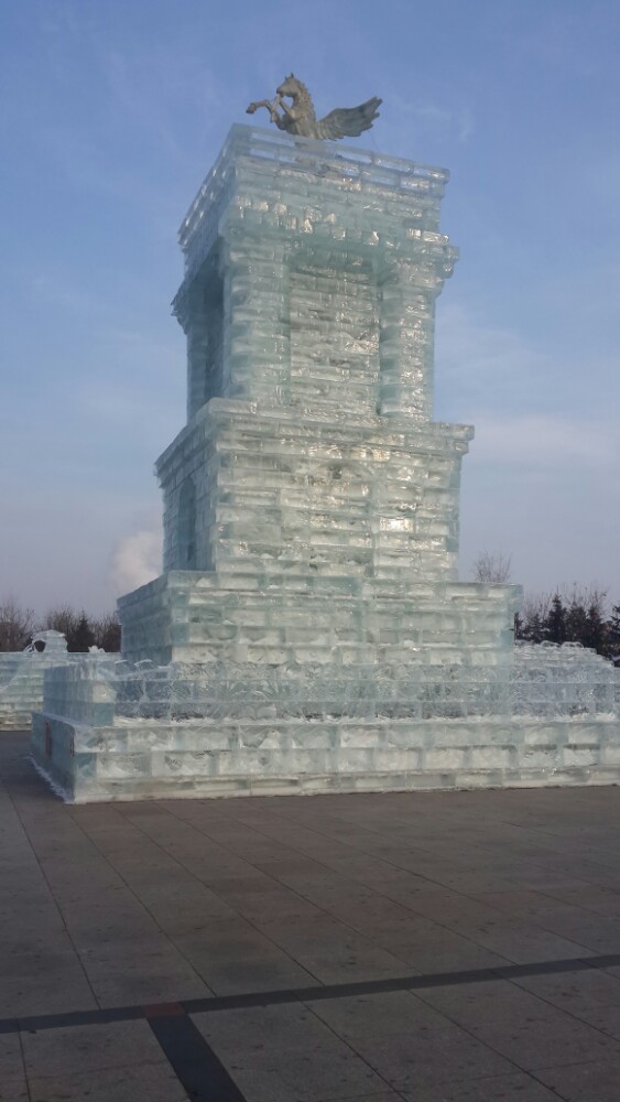 八女投江烈士群雕