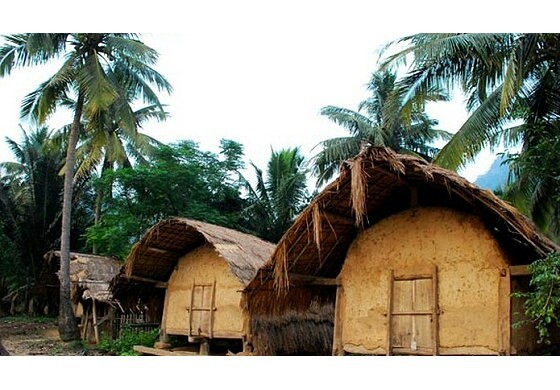 白查村黎族船型屋