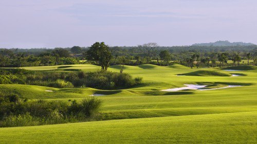 云南红河州湖泉高尔夫俱乐部