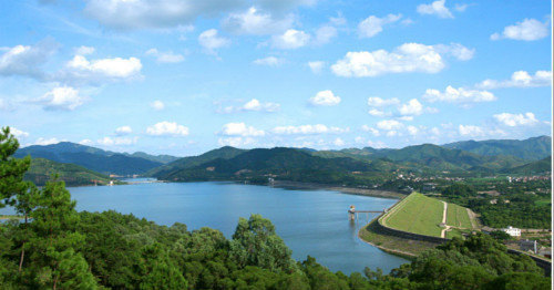 灵东水上游乐避暑风景区