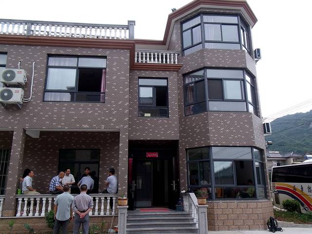 东旦时尚运动海滩