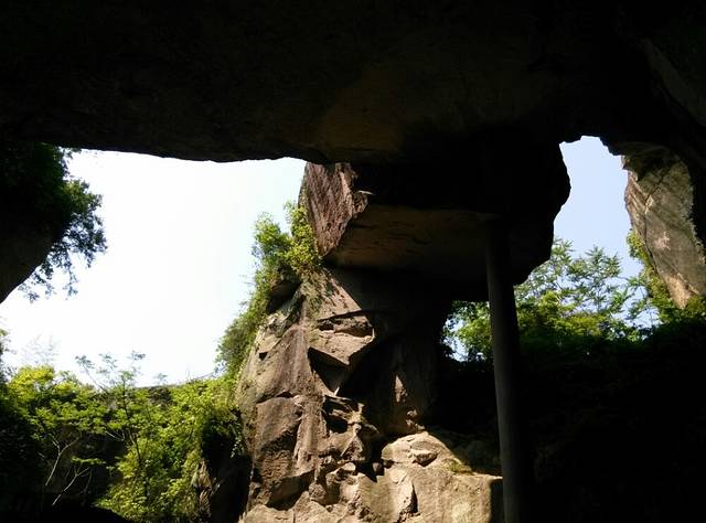 伍山海滨石窟