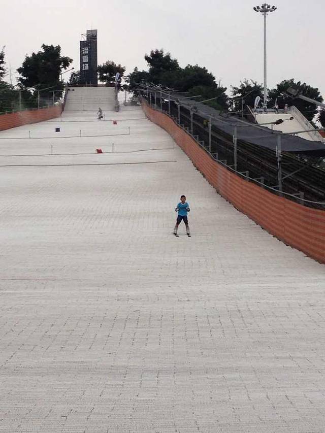 雁鸣蟹岛-滑雪场